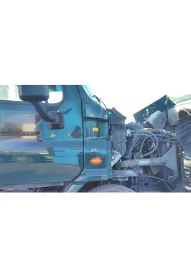 FREIGHTLINER CASCADIA 113 COWL