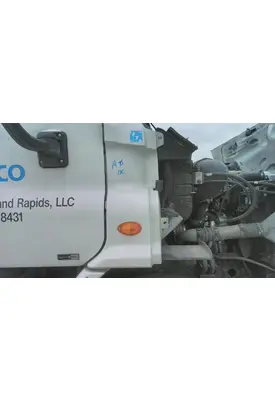 FREIGHTLINER CASCADIA 113 COWL