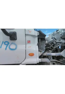 FREIGHTLINER CASCADIA 113 COWL