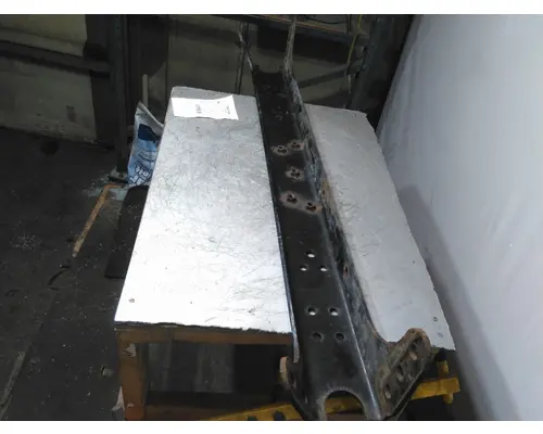 FREIGHTLINER CASCADIA 113 CROSSMEMBER