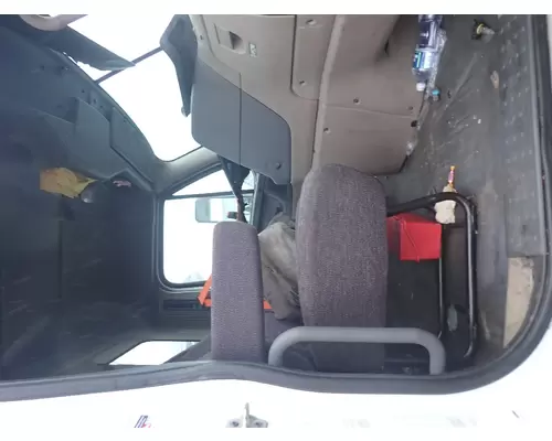FREIGHTLINER CASCADIA 113 Cab