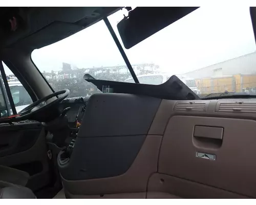 FREIGHTLINER CASCADIA 113 Cab