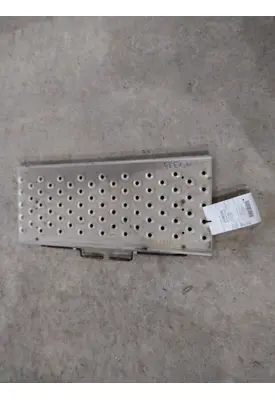 FREIGHTLINER CASCADIA 113 DECK (CATWALK) STEP