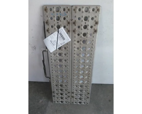 FREIGHTLINER CASCADIA 113 DECK (CATWALK) STEP