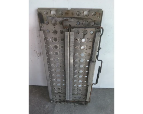 FREIGHTLINER CASCADIA 113 DECK (CATWALK) STEP