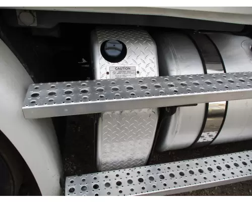 FREIGHTLINER CASCADIA 113 DEF TANK