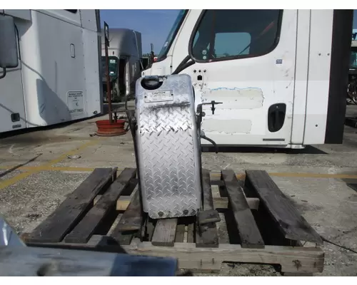 FREIGHTLINER CASCADIA 113 DEF TANK