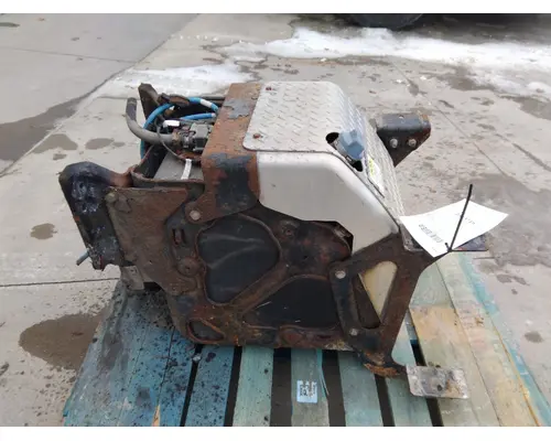 FREIGHTLINER CASCADIA 113 DEF TANK