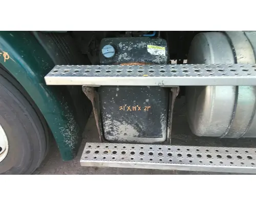 FREIGHTLINER CASCADIA 113 DEF TANK