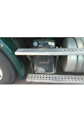 FREIGHTLINER CASCADIA 113 DEF TANK