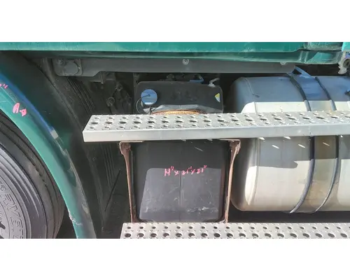 FREIGHTLINER CASCADIA 113 DEF TANK