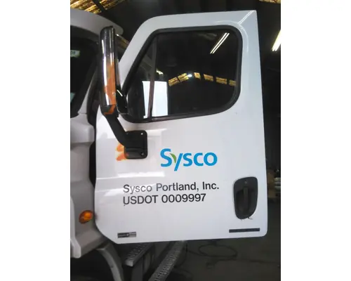 FREIGHTLINER CASCADIA 113 DOOR ASSEMBLY, FRONT