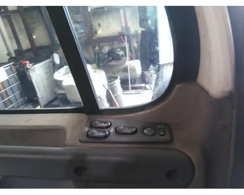 FREIGHTLINER CASCADIA 113 DOOR ASSEMBLY, FRONT