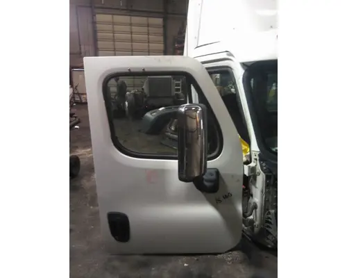 FREIGHTLINER CASCADIA 113 DOOR ASSEMBLY, FRONT