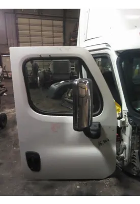 FREIGHTLINER CASCADIA 113 DOOR ASSEMBLY, FRONT