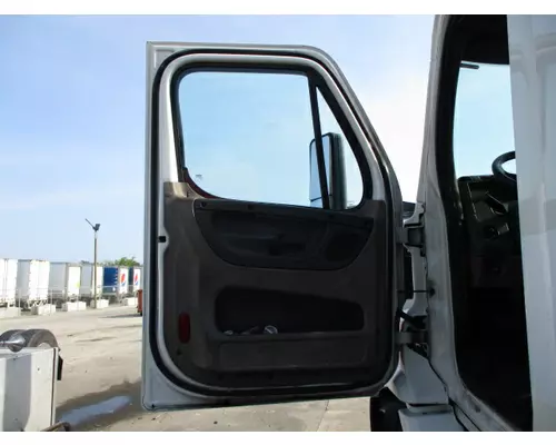 FREIGHTLINER CASCADIA 113 DOOR ASSEMBLY, FRONT