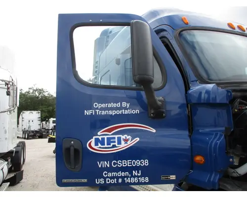 FREIGHTLINER CASCADIA 113 DOOR ASSEMBLY, FRONT