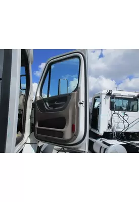 FREIGHTLINER CASCADIA 113 DOOR ASSEMBLY, FRONT