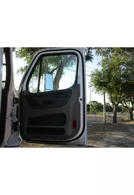 FREIGHTLINER CASCADIA 113 DOOR ASSEMBLY, FRONT