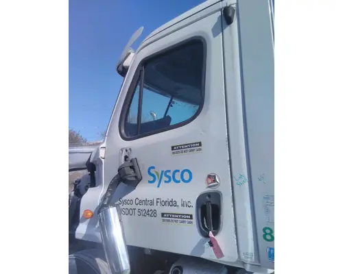 FREIGHTLINER CASCADIA 113 DOOR ASSEMBLY, FRONT