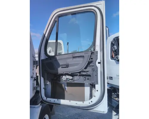 FREIGHTLINER CASCADIA 113 DOOR ASSEMBLY, FRONT