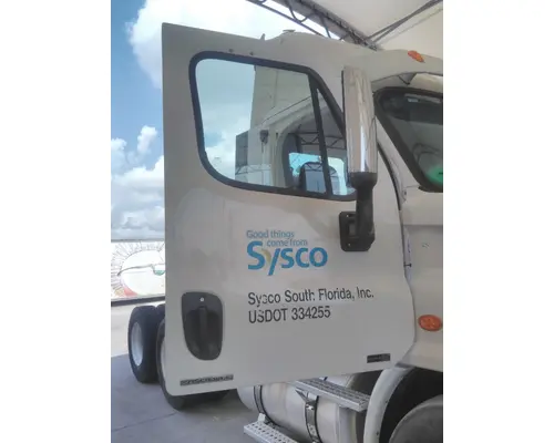 FREIGHTLINER CASCADIA 113 DOOR ASSEMBLY, FRONT