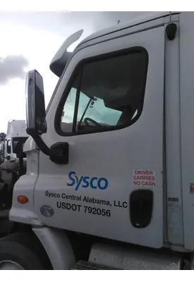 FREIGHTLINER CASCADIA 113 DOOR ASSEMBLY, FRONT