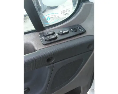 FREIGHTLINER CASCADIA 113 DOOR ASSEMBLY, FRONT