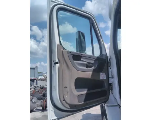 FREIGHTLINER CASCADIA 113 DOOR ASSEMBLY, FRONT