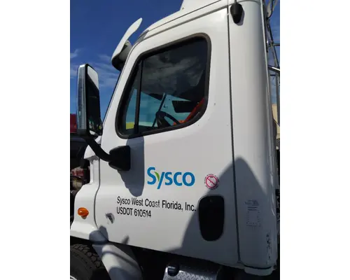 FREIGHTLINER CASCADIA 113 DOOR ASSEMBLY, FRONT