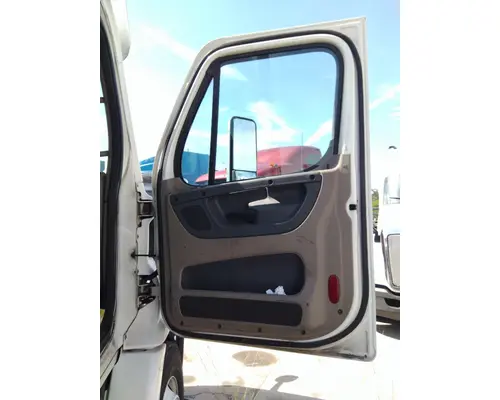 FREIGHTLINER CASCADIA 113 DOOR ASSEMBLY, FRONT