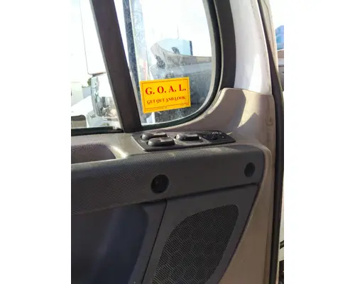 FREIGHTLINER CASCADIA 113 DOOR ASSEMBLY, FRONT