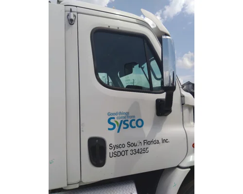 FREIGHTLINER CASCADIA 113 DOOR ASSEMBLY, FRONT