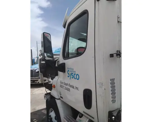 FREIGHTLINER CASCADIA 113 DOOR ASSEMBLY, FRONT