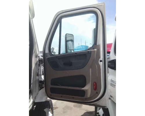FREIGHTLINER CASCADIA 113 DOOR ASSEMBLY, FRONT