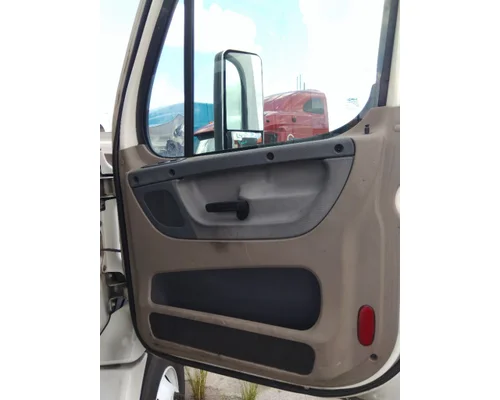 FREIGHTLINER CASCADIA 113 DOOR ASSEMBLY, FRONT