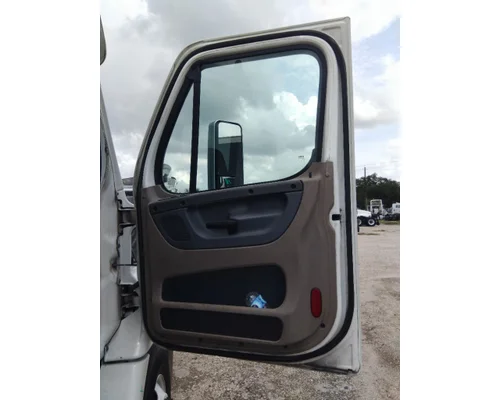 FREIGHTLINER CASCADIA 113 DOOR ASSEMBLY, FRONT