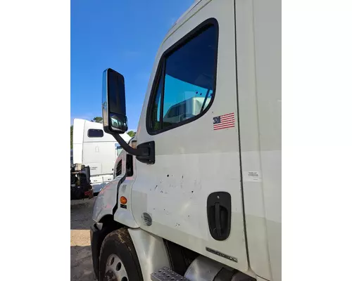 FREIGHTLINER CASCADIA 113 DOOR ASSEMBLY, FRONT