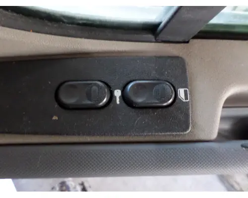 FREIGHTLINER CASCADIA 113 DOOR ASSEMBLY, FRONT