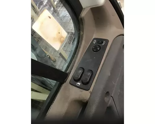 FREIGHTLINER CASCADIA 113 DOOR ASSEMBLY, FRONT