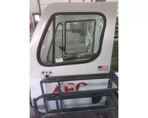 FREIGHTLINER CASCADIA 113 DOOR ASSEMBLY, FRONT