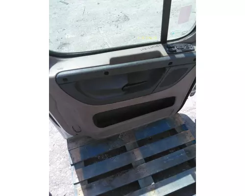 FREIGHTLINER CASCADIA 113 DOOR ASSEMBLY, FRONT