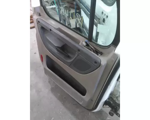 FREIGHTLINER CASCADIA 113 DOOR ASSEMBLY, FRONT