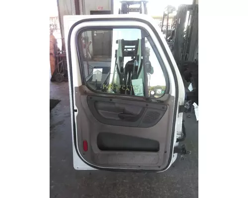 FREIGHTLINER CASCADIA 113 DOOR ASSEMBLY, FRONT