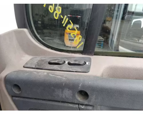 FREIGHTLINER CASCADIA 113 DOOR ASSEMBLY, FRONT