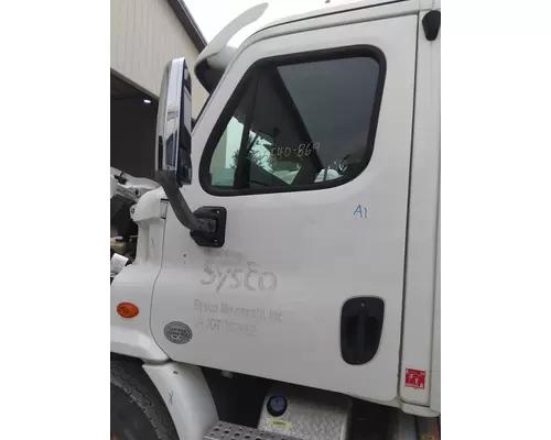 FREIGHTLINER CASCADIA 113 DOOR ASSEMBLY, FRONT