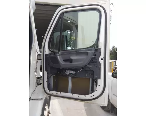 FREIGHTLINER CASCADIA 113 DOOR ASSEMBLY, FRONT