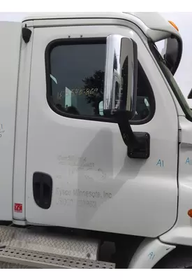 FREIGHTLINER CASCADIA 113 DOOR ASSEMBLY, FRONT