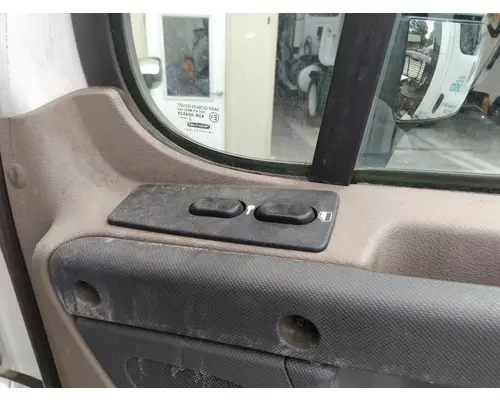 FREIGHTLINER CASCADIA 113 DOOR ASSEMBLY, FRONT