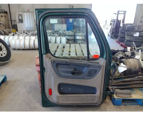 FREIGHTLINER CASCADIA 113 DOOR ASSEMBLY, FRONT